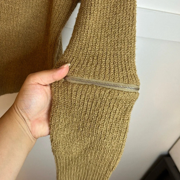 STORETS V-Neck Neutral Zipper Sleeve Sweater - Picture 5 of 5